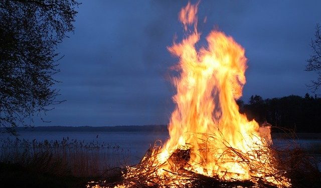 garden bonfire