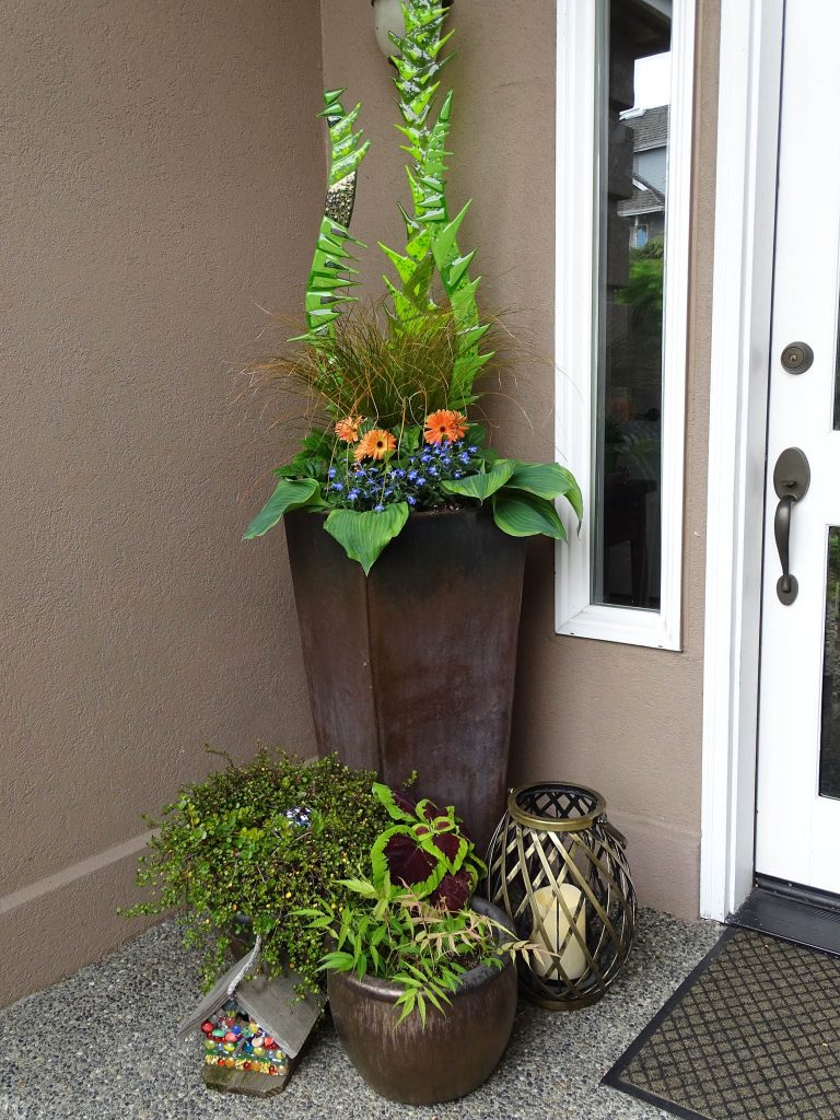 Simple Front Porch Container Design