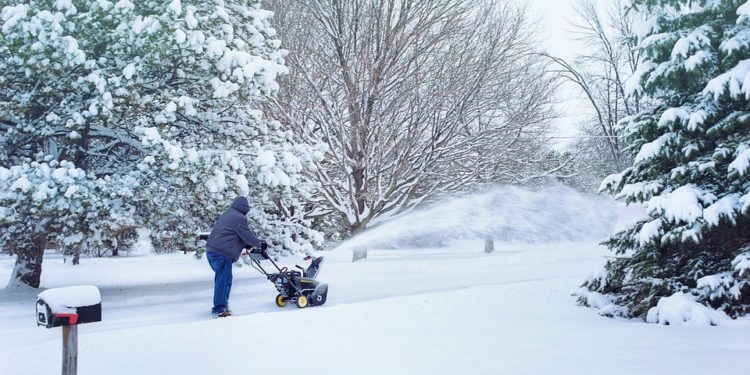 How to Prepare for a Snowstorm